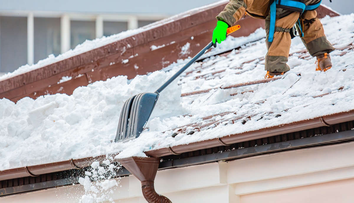 Rooftop Snow Removal Services in Newtown, CT by Roly's Landscaping